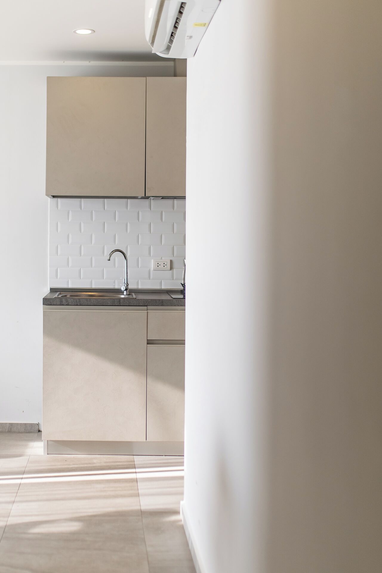 Apartment, 1 Bedroom, Balcony, Mountain View | Private kitchenette