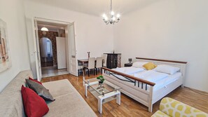 Interior - Spacious 2BR Apt Long Stay in Vienna (Vienna)