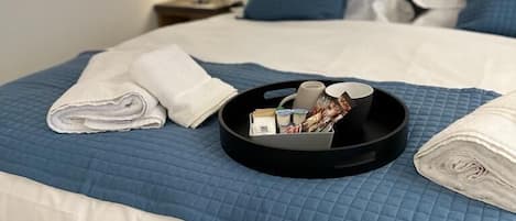 Deluxe-Suite | Schreibtisch, laptopgeeigneter Arbeitsplatz, schallisolierte Zimmer