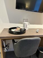 Habitación Deluxe doble | Escritorio y espacio para trabajar con un portátil