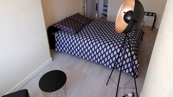 Fer et planche à repasser, Wi-Fi, draps fournis