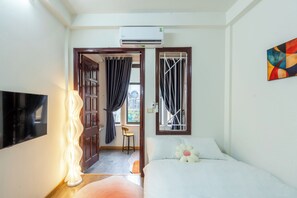 Apartamento clásico, vistas a la ciudad | Escritorio y wifi gratis