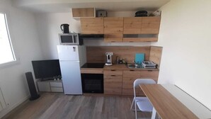 Uklassifisert bilde, 3 av 9, knapp