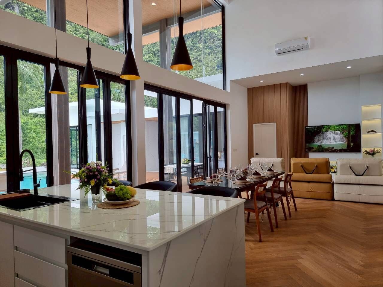 Vila superluxo, vista para a montanha | Opções para refeição no quarto