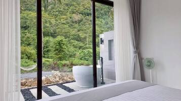 Luxe villa, uitzicht op bergen | Een kluis op de kamer, verduisterende gordijnen, geluiddichte muren