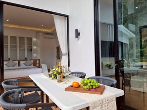 Luksus-villa - bjergudsigt | Terrasse/gårdhave