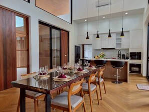 Villa de lujo, vistas a la montaña | Cocina privada | Trona infantil