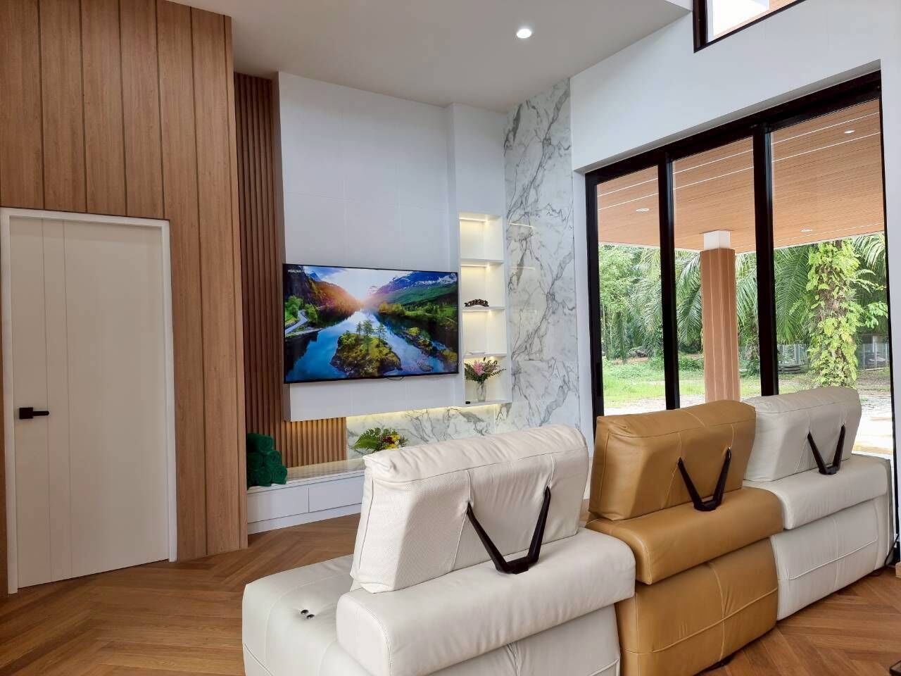 تفاصيل الفندق من الداخل