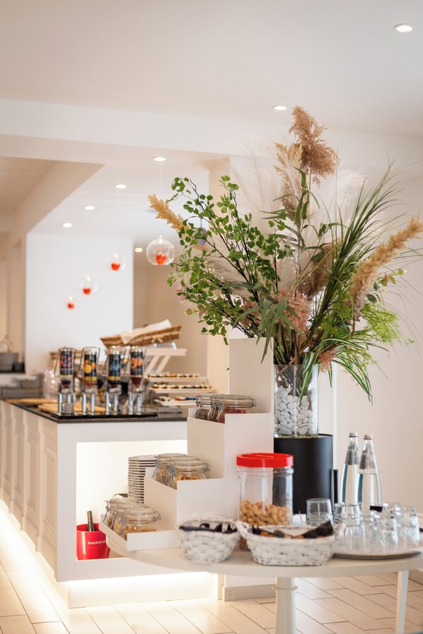 Petit déjeuner buffet compris tous les jours