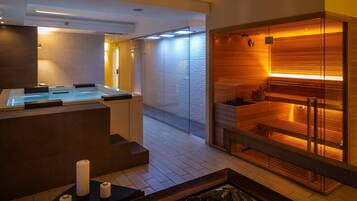 Sauna, poreallas, höyrysauna, vartalohoitoja, vartalon kuorintoja