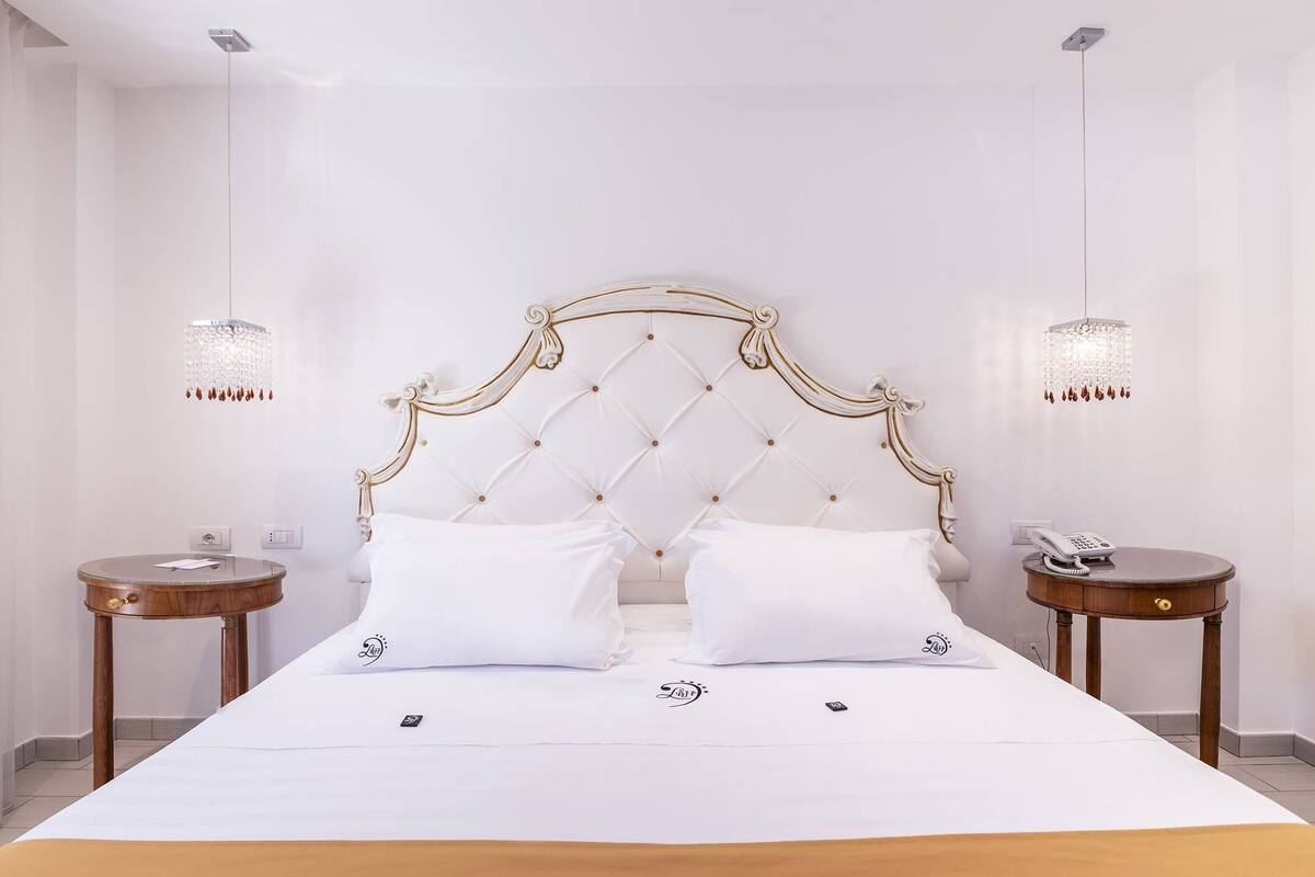 Junior Suite, Balcony, Garden View | In-room safe, blackout drapes, soundproofing, free WiFi