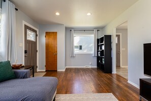 5 soverom, strykejern/-brett, wi-fi og sengetøy