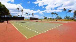 Sports court - Relax & Explore: Spacious 2BR Suite at Maui Schooner Resort (Kihei)