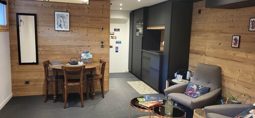 Gîte Le Mont Rexd'Or, 2 steps from Switzerland, fully equipped with home cinema!