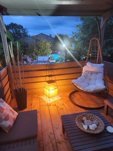 Maison de campagne-pétanque-piscine-tyrolienne-vue -À 5 min de Vic