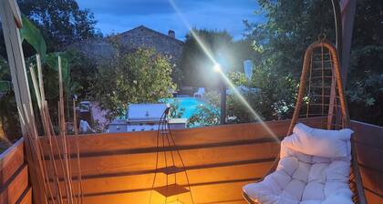 Maison de campagne-pétanque-piscine-tyrolienne-vue -à 5 min de Vic