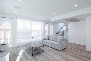 View from property - Luxury apartment Hotel in LA downtown (Los Angeles)