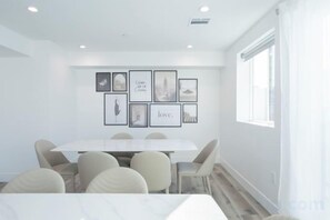 Unclassified image, 4 of 43, button - Luxury apartment Hotel in LA downtown (Los Angeles)