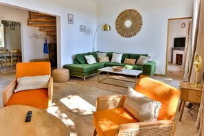 Smart TV, chimenea y tenis de mesa 