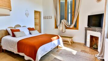 4 slaapkamers, een strijkplank/strijkijzer, gratis wifi, beddengoed