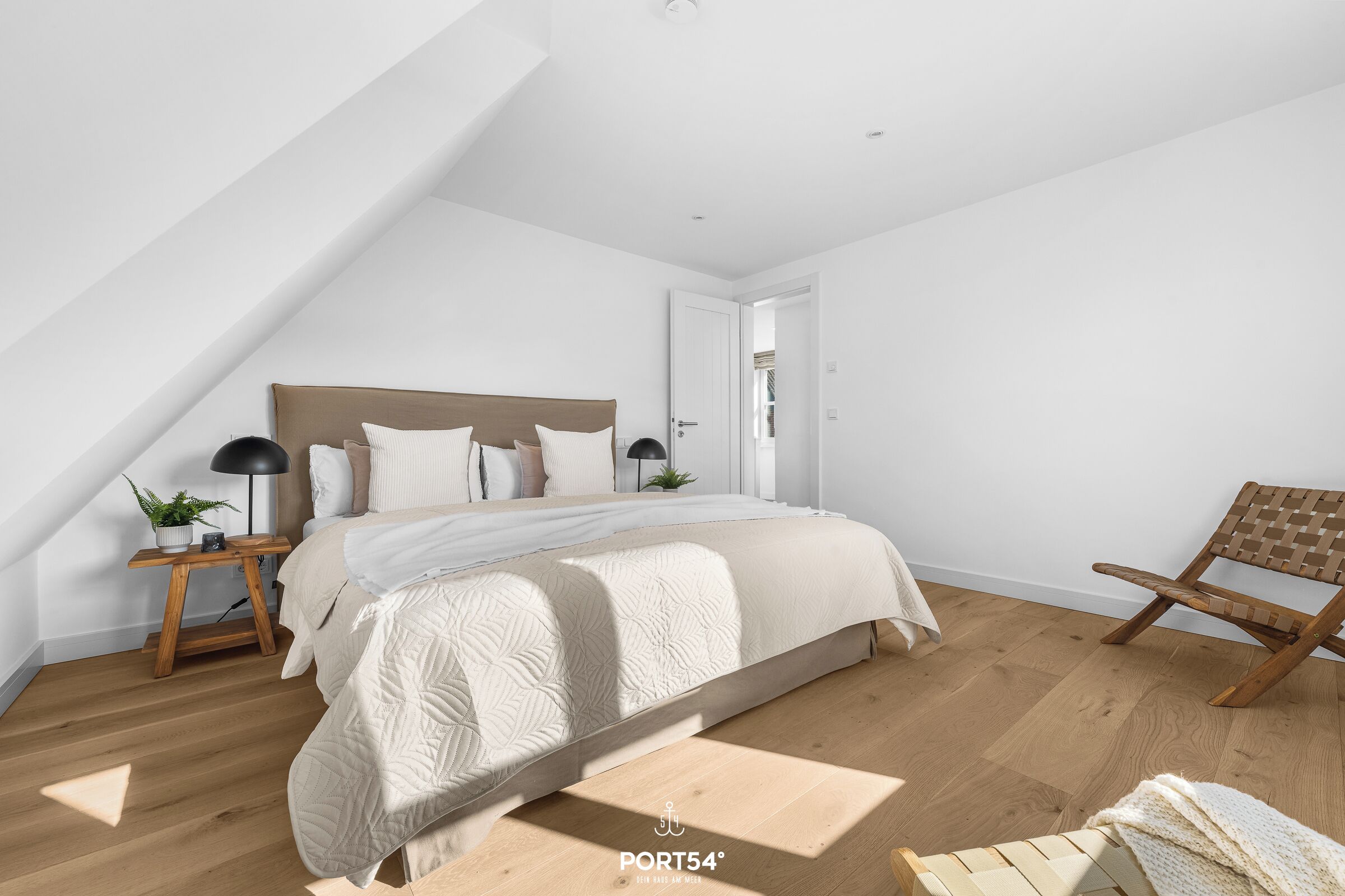 3 室のベッドルーム、アイロン / アイロン台、WiFi (無料)、ベッドシーツ