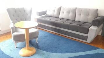 Phòng đơn, ban công | Két bảo mật tại phòng, màn/rèm cản sáng, bàn ủi/dụng cụ ủi quần áo