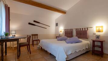 2 quartos, escrivaninha, Wi-Fi, roupa de cama