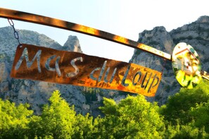 Miscellaneous - Bed and Breakfast 'Le Mas Du Loup - Chambre Provence' with Mountain View, Shared Terrace and Wi-Fi (Moustiers-Sainte-Marie)