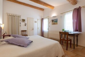 2 habitaciones, escritorio, wifi y ropa de cama 