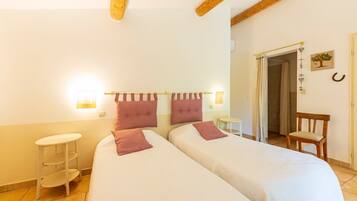 2 chambres, bureau, Wi-Fi, draps fournis