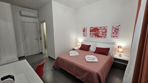 1 chambre, fer et planche à repasser, Wi-Fi, draps fournis