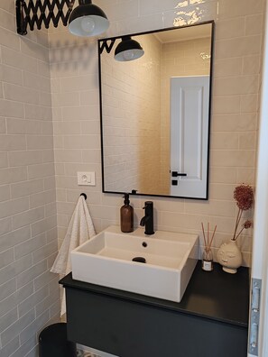 Superior appartement, uitzicht op zee | Badkamer
