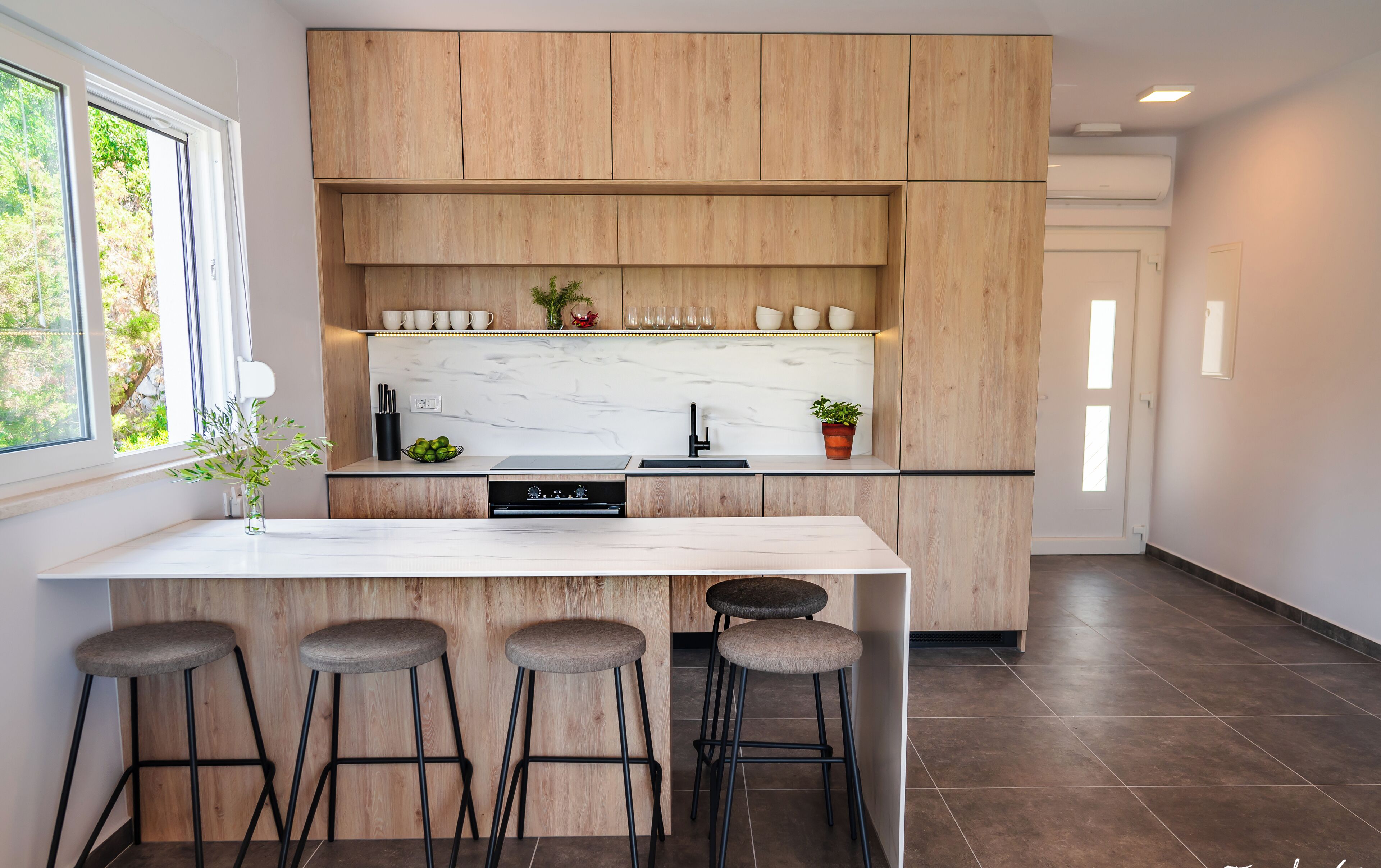 Deluxe Apartment, Sea View | Private kitchen