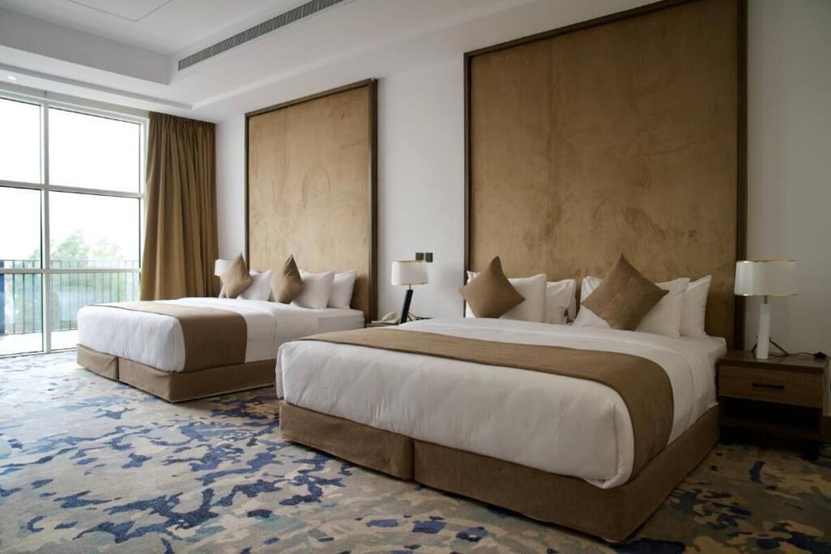 Executive Villa | Minibar, WiFi (free), bed sheets