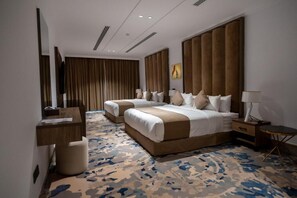 Minibar, free WiFi, bed sheets