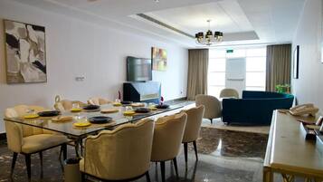 Royal-sviitti | Minibaari, ilmainen Wi-Fi, vuodevaatteet