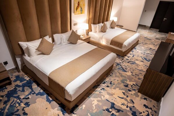 Minibar, free WiFi, bed sheets