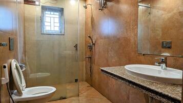 Suite | Bilik Mandi