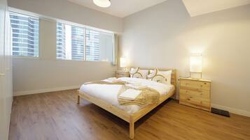 Comfort-huoneisto, 1 makuuhuone, keittiö, järven rannalla | Kannettavalle tietokoneelle sopiva työtila, silitysrauta/-lauta