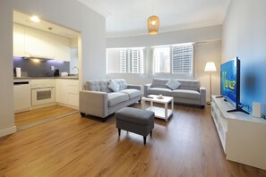 Apartemen Comfort, 1 kamar tidur, dapur, tepi danau | Area keluarga