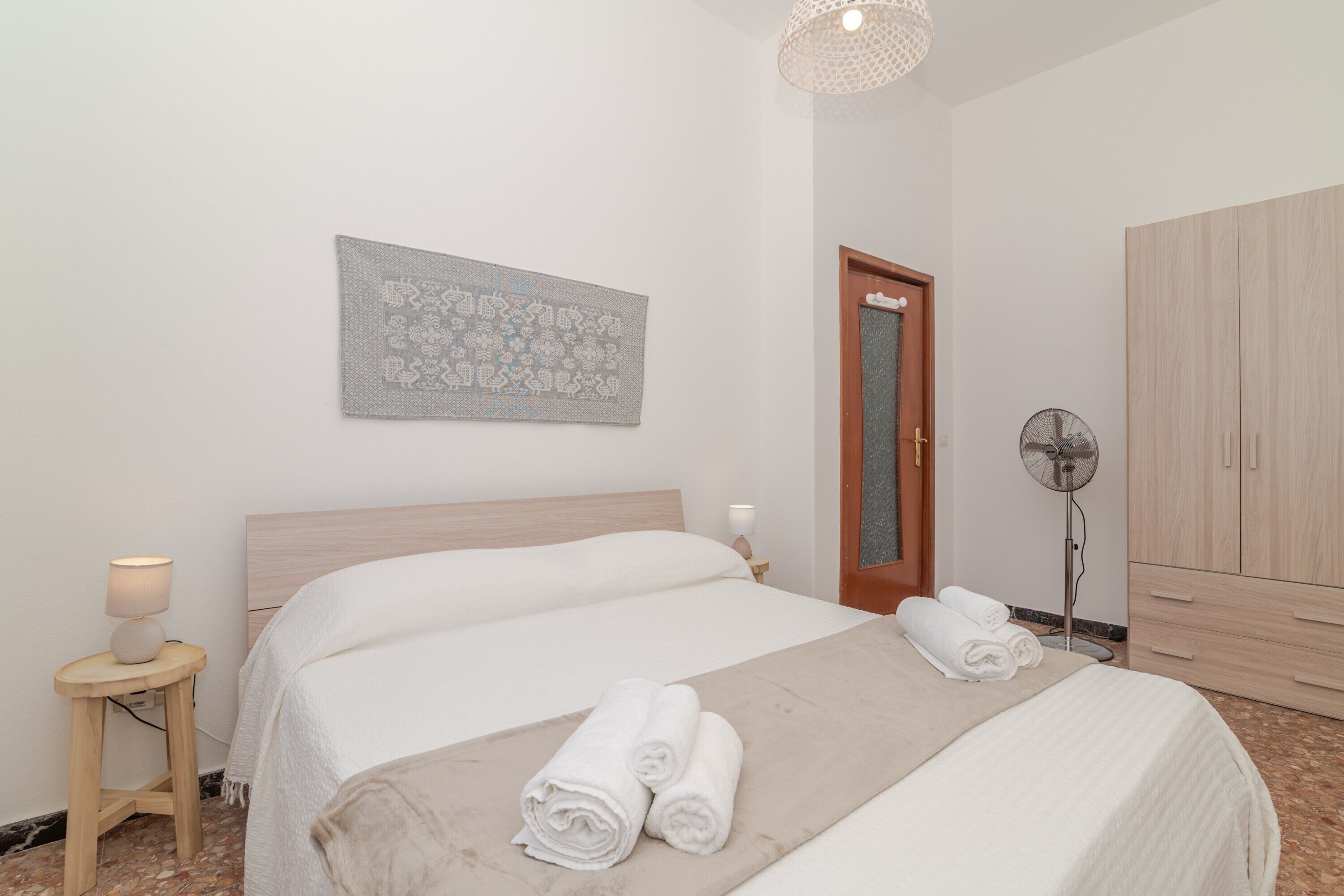 2 bedrooms, iron/ironing board, WiFi, bed sheets