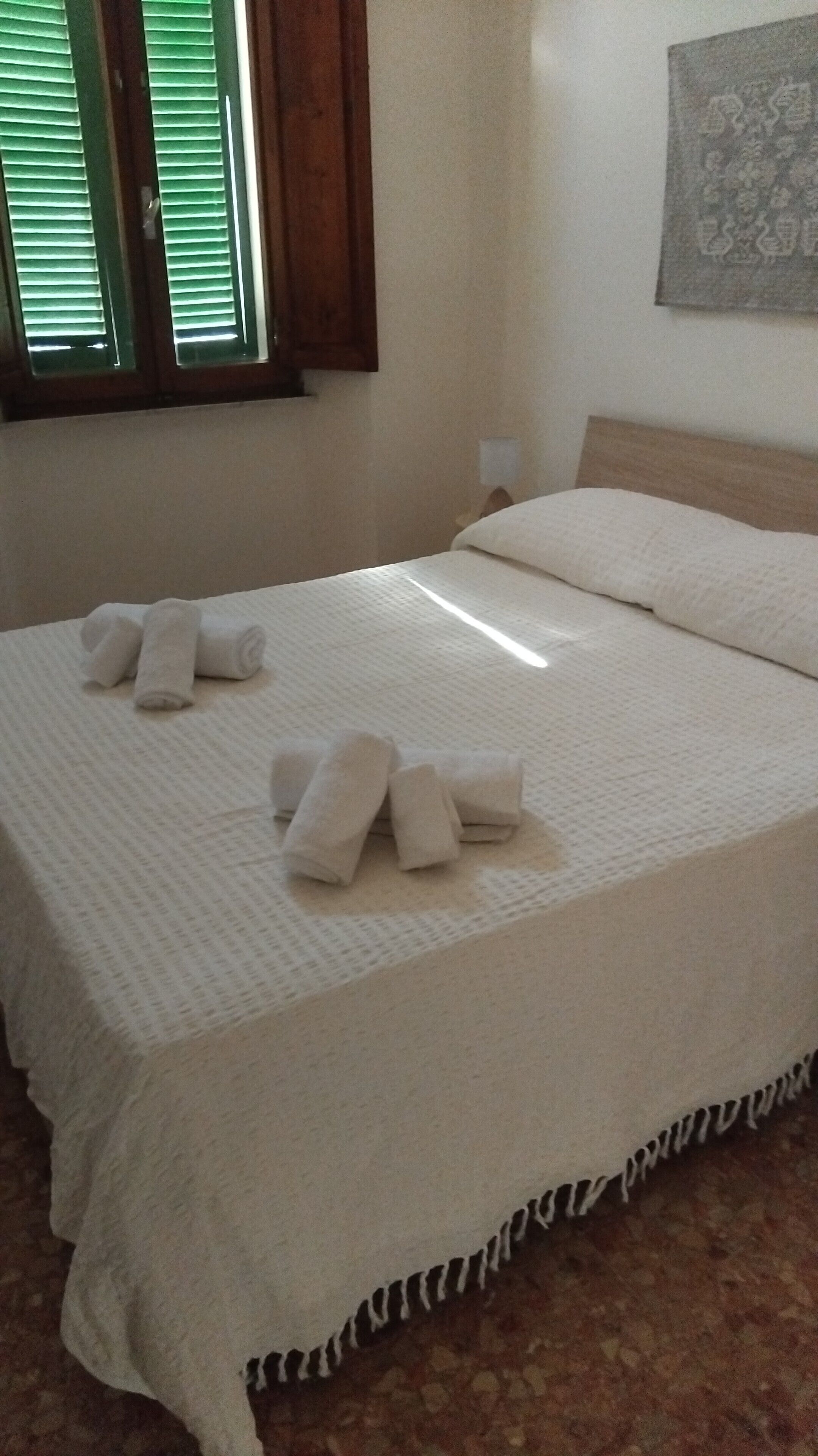 2 slaapkamers, een strijkplank/strijkijzer, wifi, beddengoed