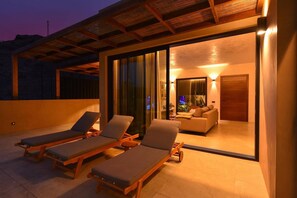 Terrace/patio - Villa in Tauro with Private Pool & Beach Access (Tauro)