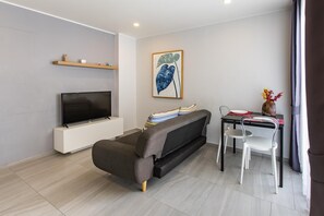 Apartment, 1 Bedroom, Balcony | Living area