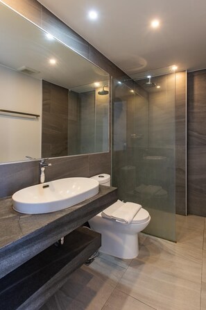 Apartment, 1 Bedroom, Balcony | Bilik Mandi
