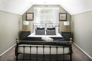 4 多间卧室、免费 WiFi、床单