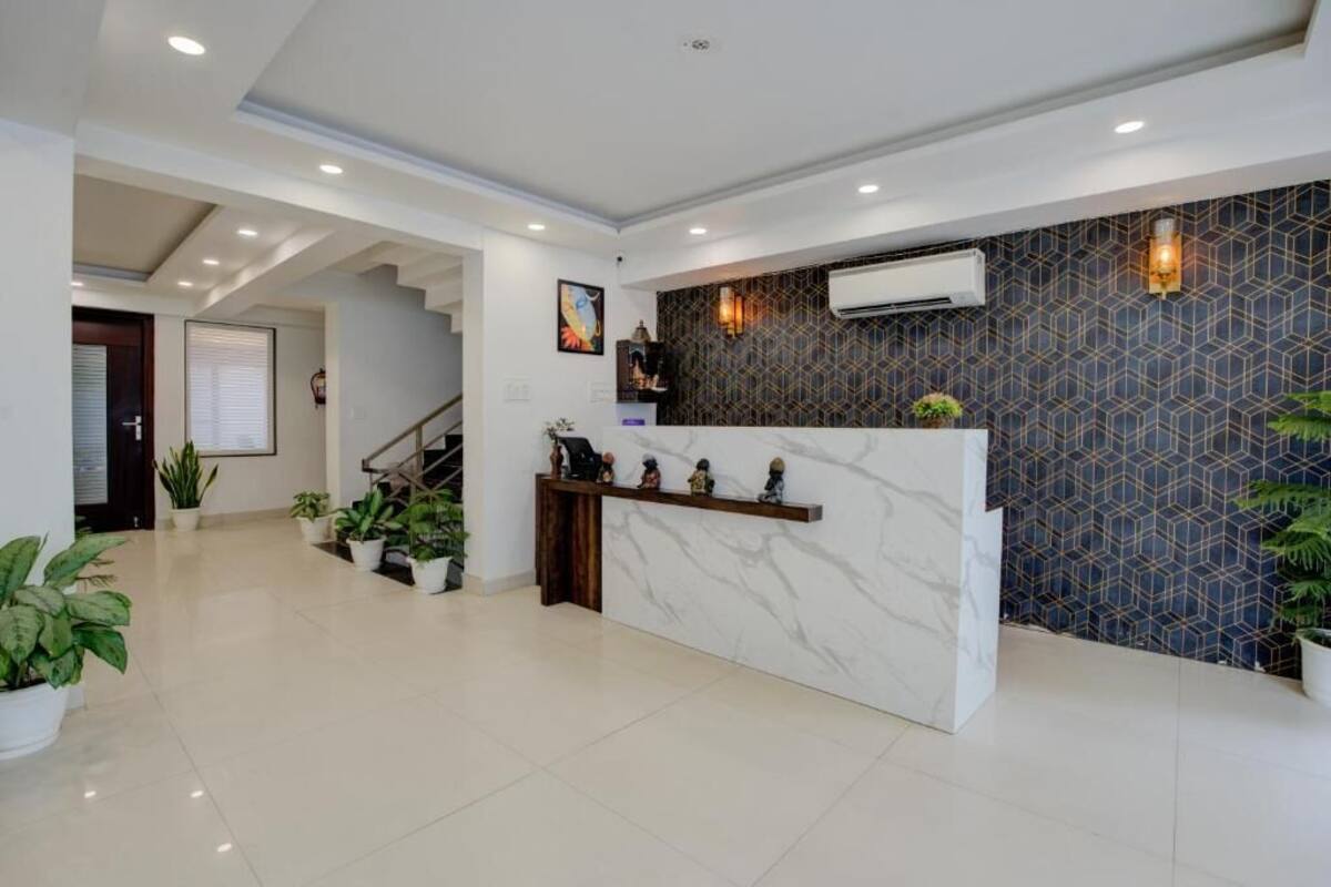 Superior Apartment, Balcony, City View | Lobby
