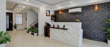 Superior-Apartment, Balkon, Stadtblick | Lobby