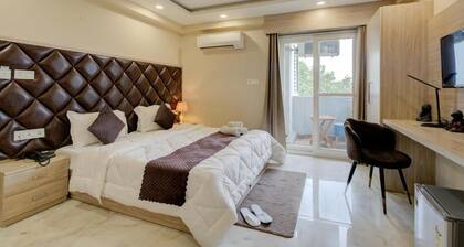 The Paras Studio Serviced Apartments