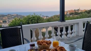 Biệt thự, quang cảnh biển | Hiên